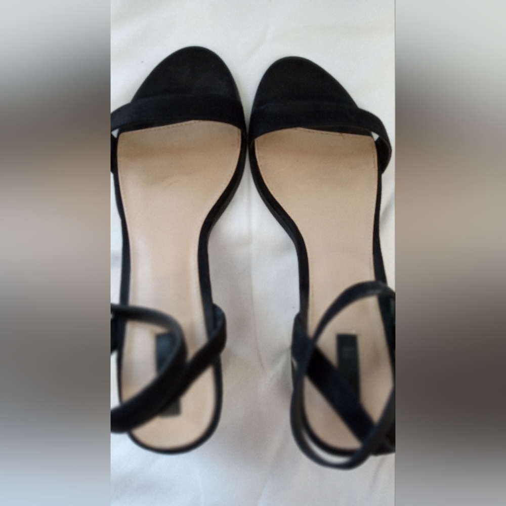 Shoes - Picture 5 of 5